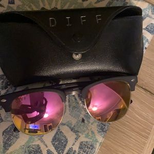 Diff pink sunglasses